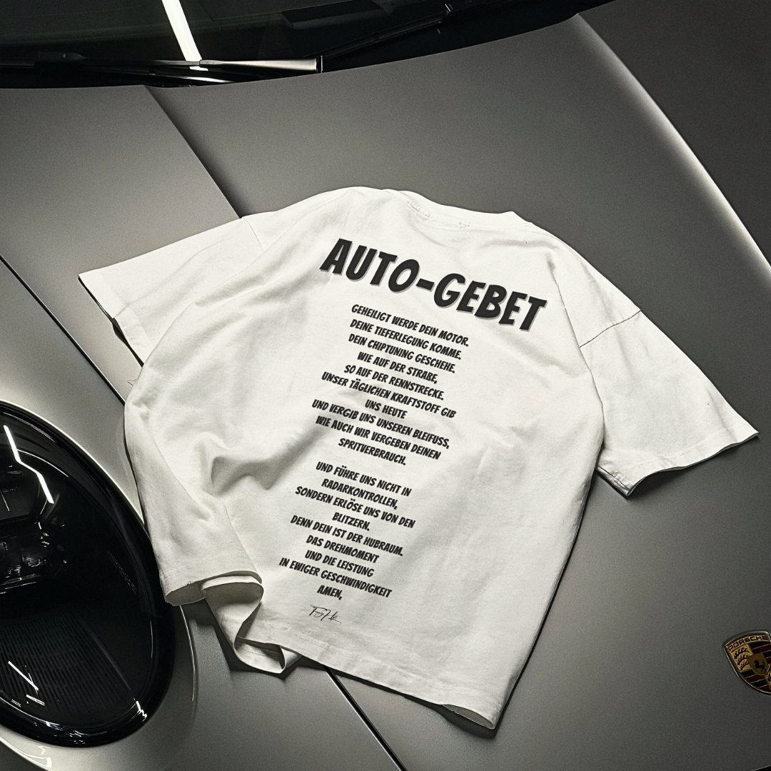 AUTO MOLITVA - Premium Oversized T-Shirt